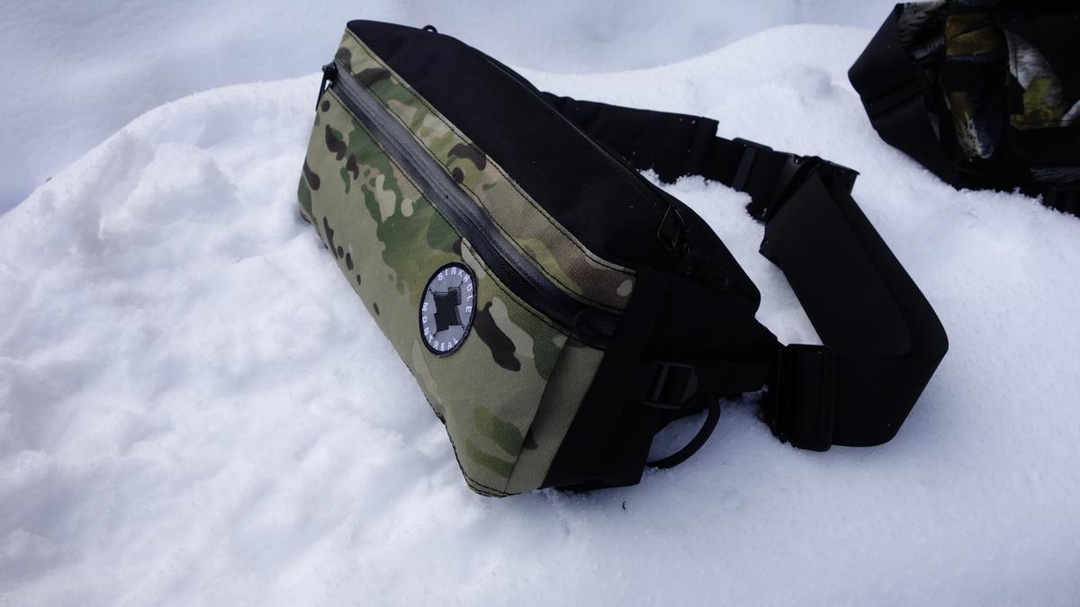 XL fannypack with a camo front pocket
